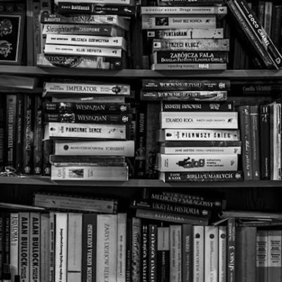 Meet your Posher, Eleni - Picture 1 of 1